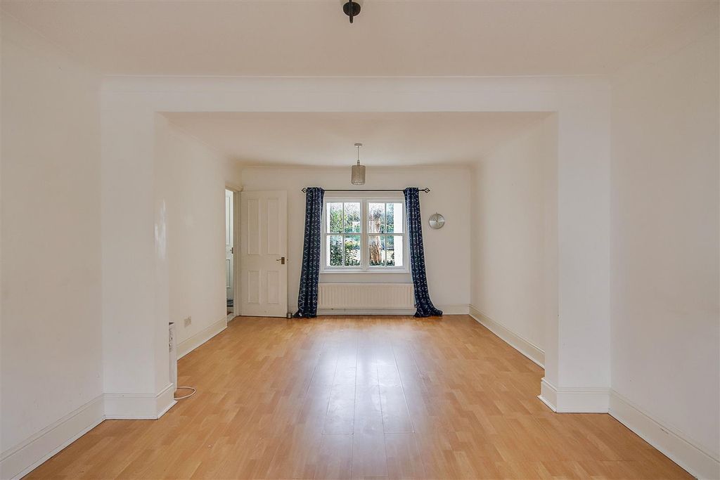 Property photo 2 of 12 Img_1463-Img_1465.Jpg