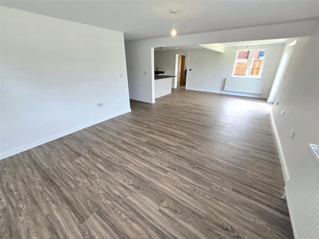 Property photo 3 of 16 Lounge/Diner/Kitchen