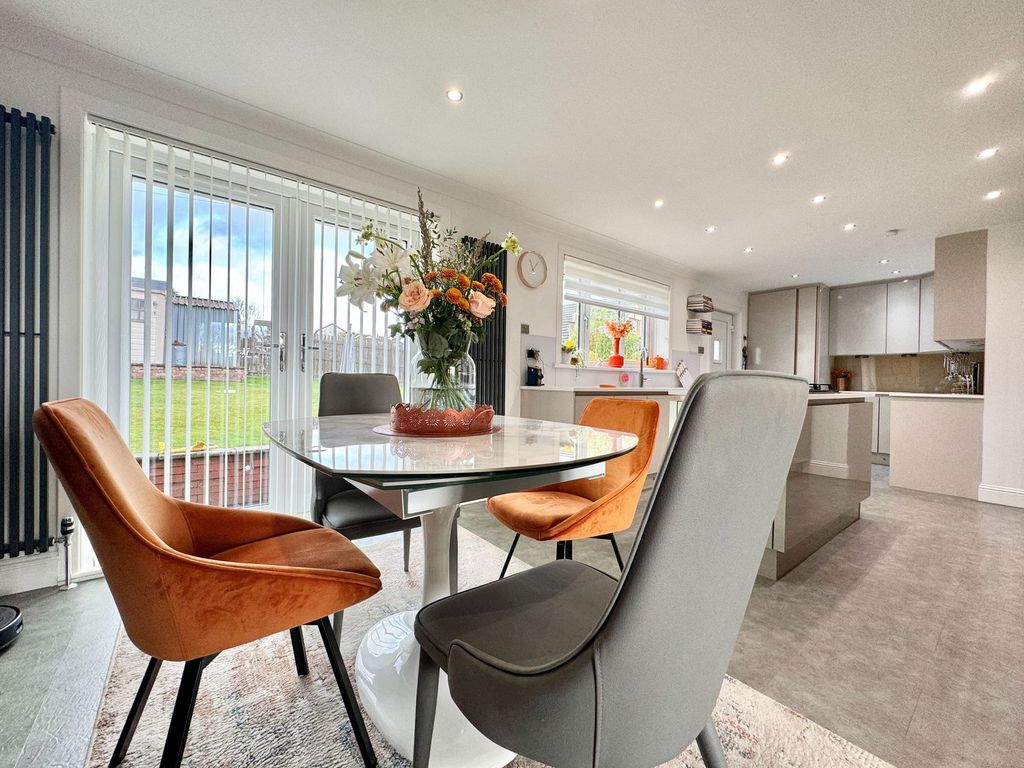 Property photo 3 of 44