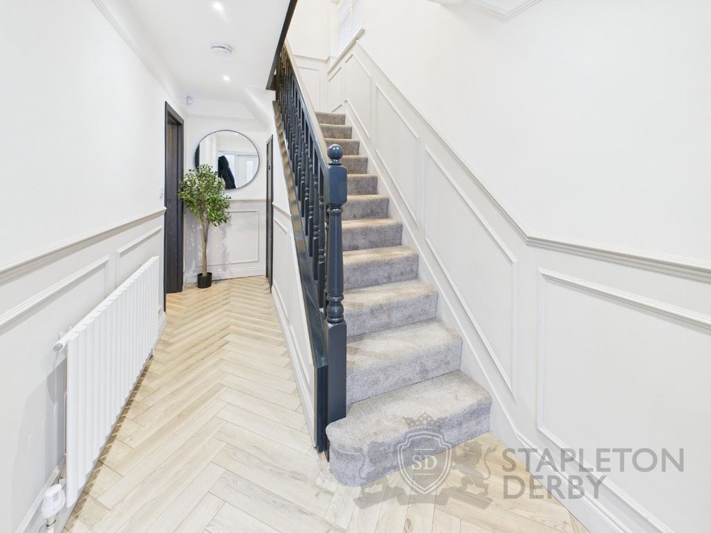 Property photo 2 of 20 Cam04720G0-Pr0176-Still006.Jpg