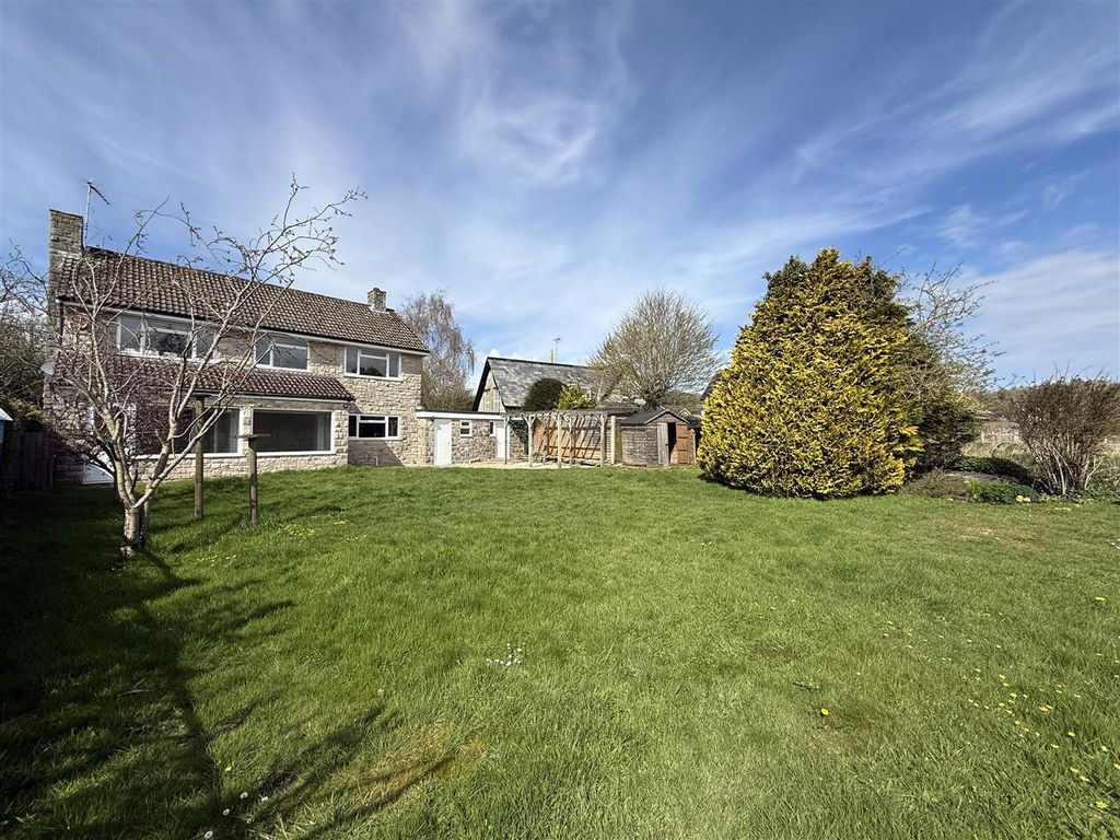 Property photo 2 of 19 Rear Garden