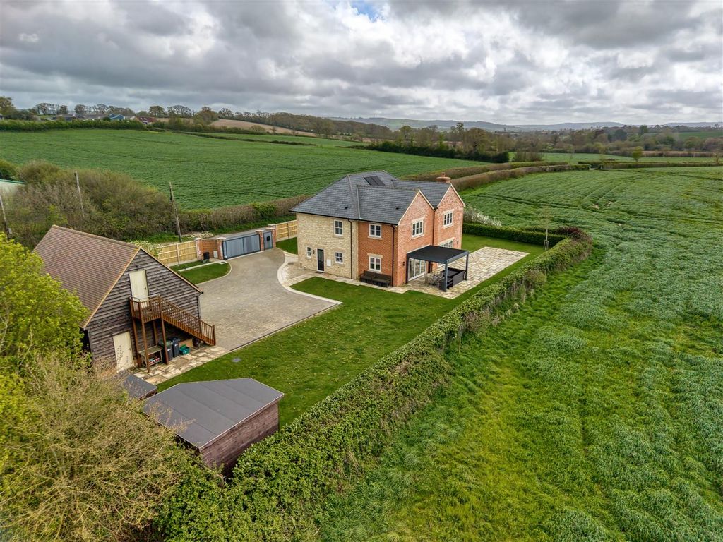 Property photo 2 of 17 Arial