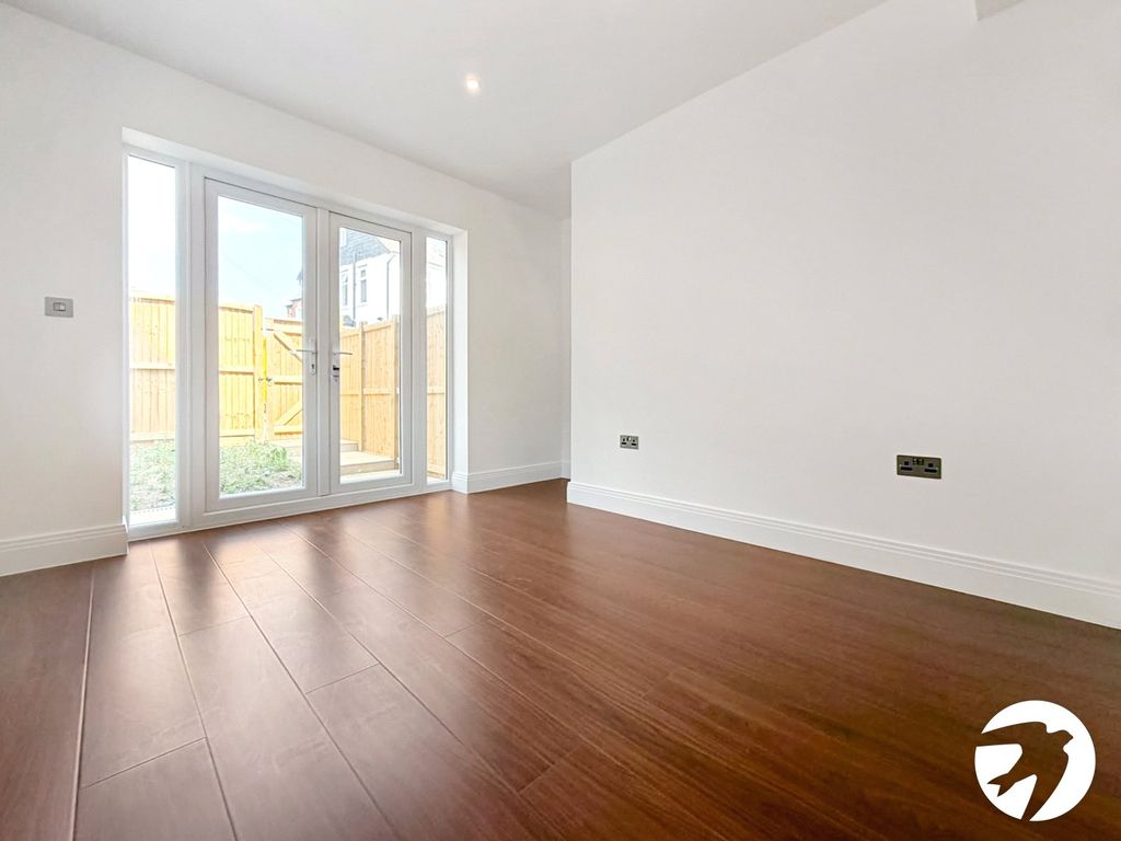 Property photo 3 of 13 Picture No. 02