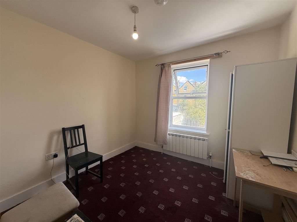 Property photo 2 of 9 Room 3.Jpg