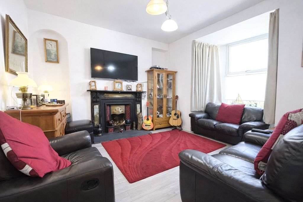 Property photo 2 of 13 Picture No. 11