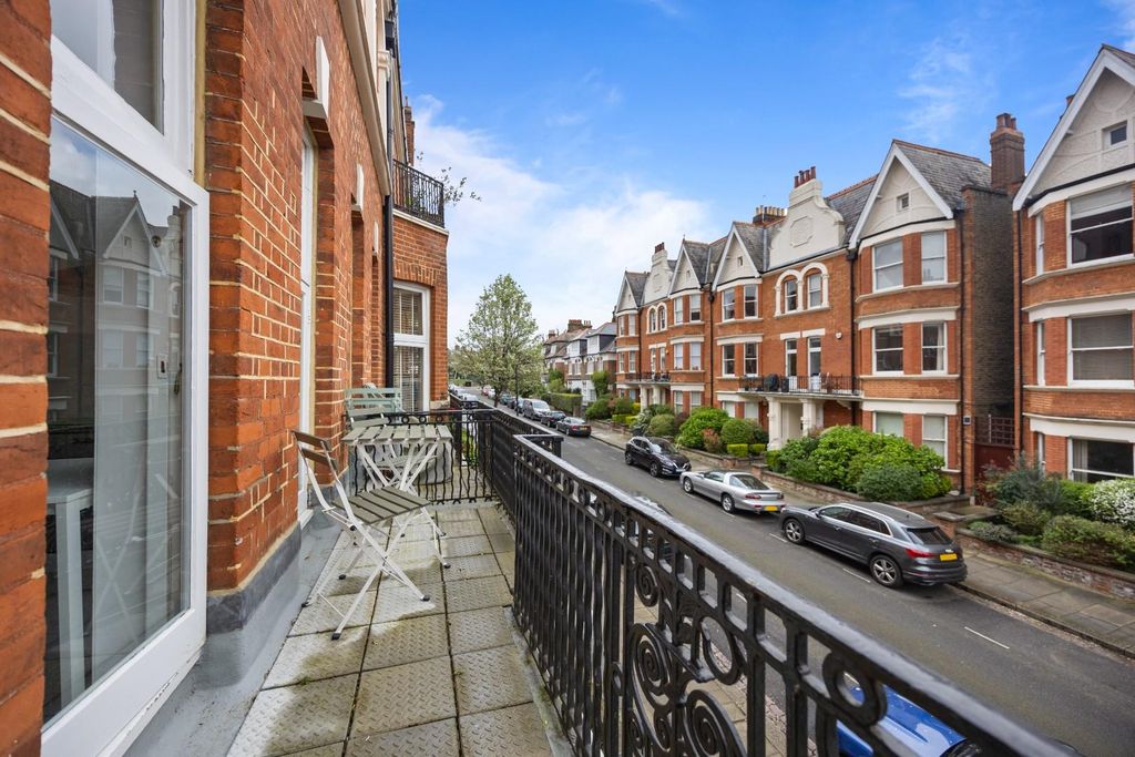 Property photo 3 of 10