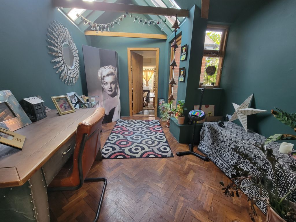 Property photo 3 of 18