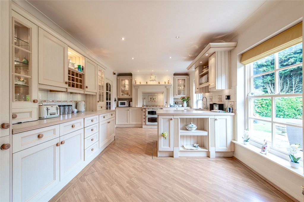 Property photo 3 of 41 Kitchen