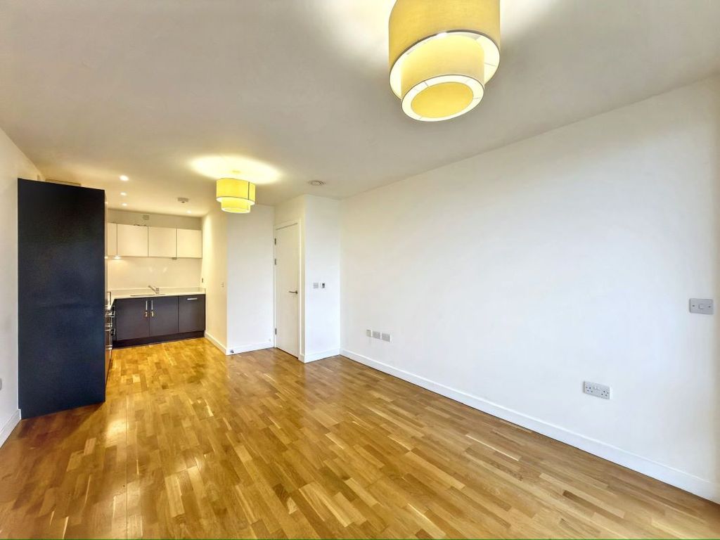 Property photo 3 of 6