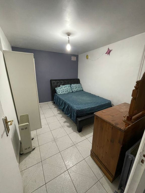 Property photo 1 of 6 One Bedroom Annex Flat Ideal For Two Adults Working Person - 1350 Pcm