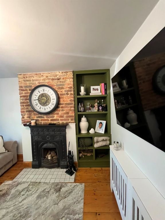 Property photo 2 of 10