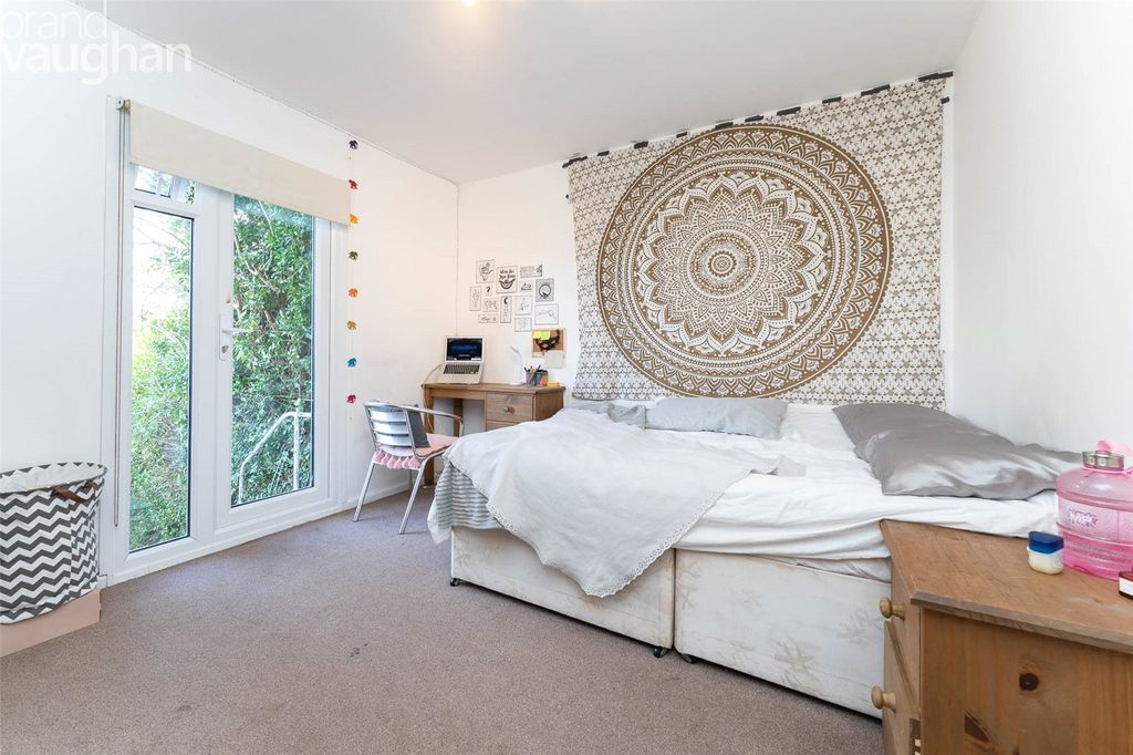 Property photo 1 of 15 Picture No. 05