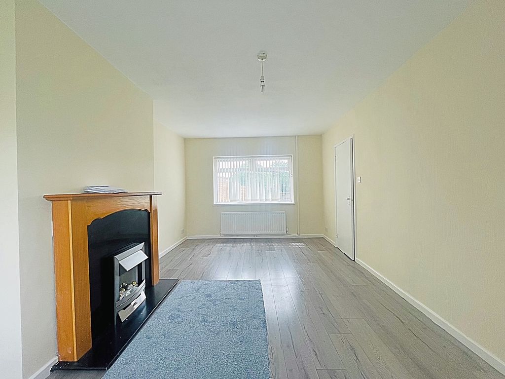 Property photo 2 of 9 Image