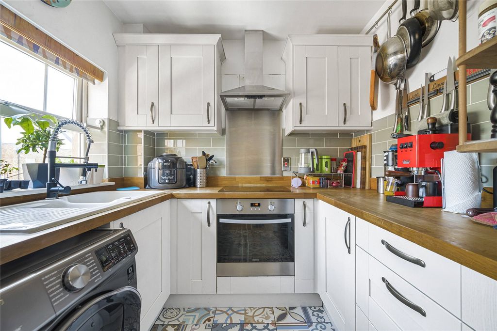 Property photo 3 of 15 Kitchen