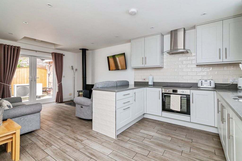 Property photo 2 of 17 Pbox-Img.Jpg