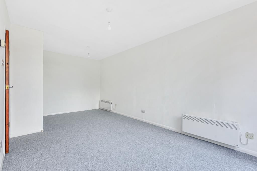 Property photo 2 of 8 Bedroom