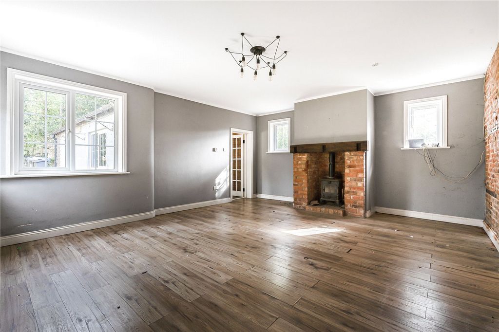 Property photo 3 of 9 Sitting Room