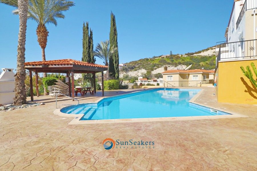 Property photo 2 of 29