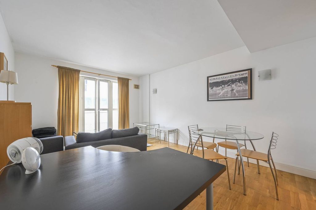 Property photo 1 of 6