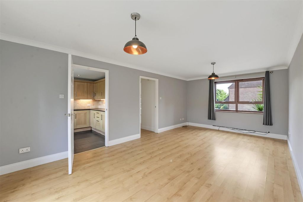 Property photo 3 of 14 11