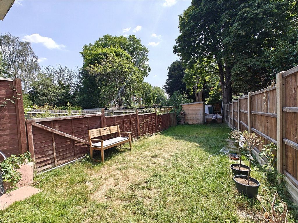 Property photo 2 of 10 Garden