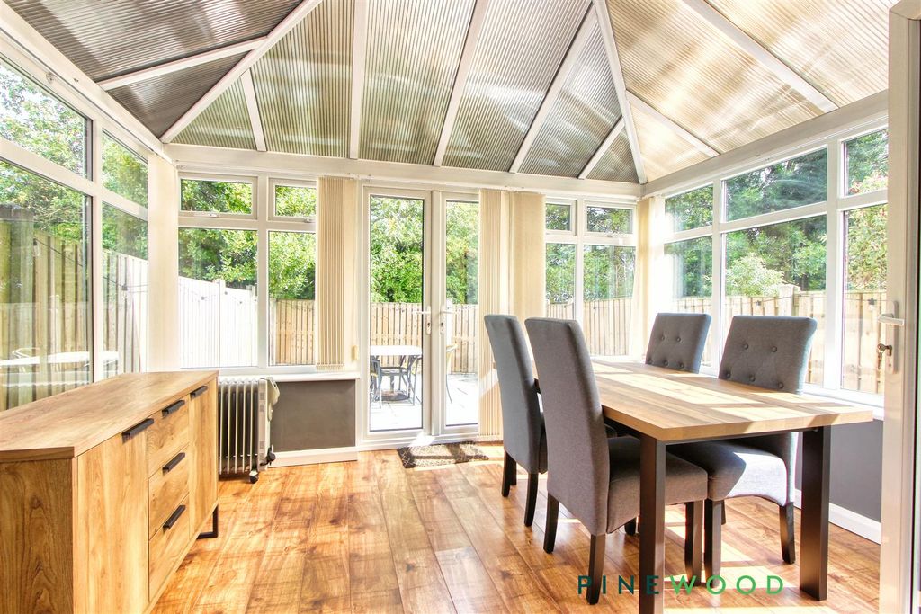 Property photo 3 of 26 Conservatory