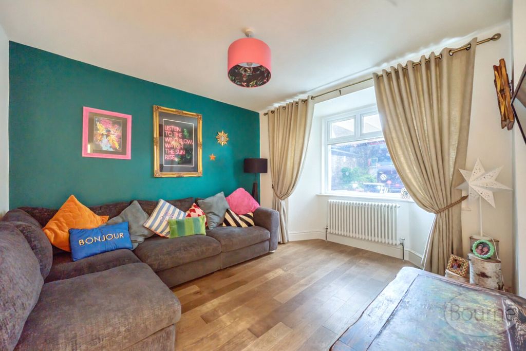 Property photo 2 of 17 Picture No. 44