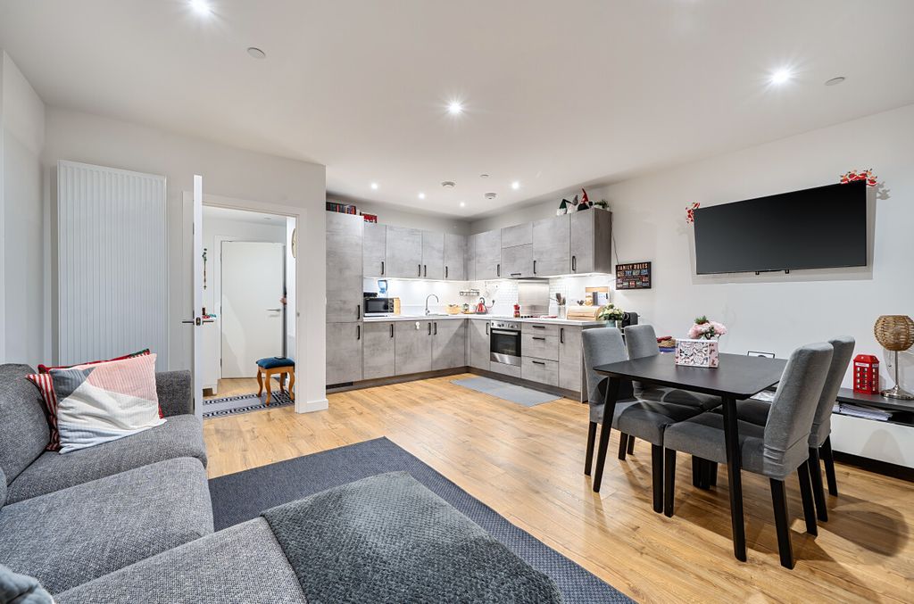 Property photo 3 of 9