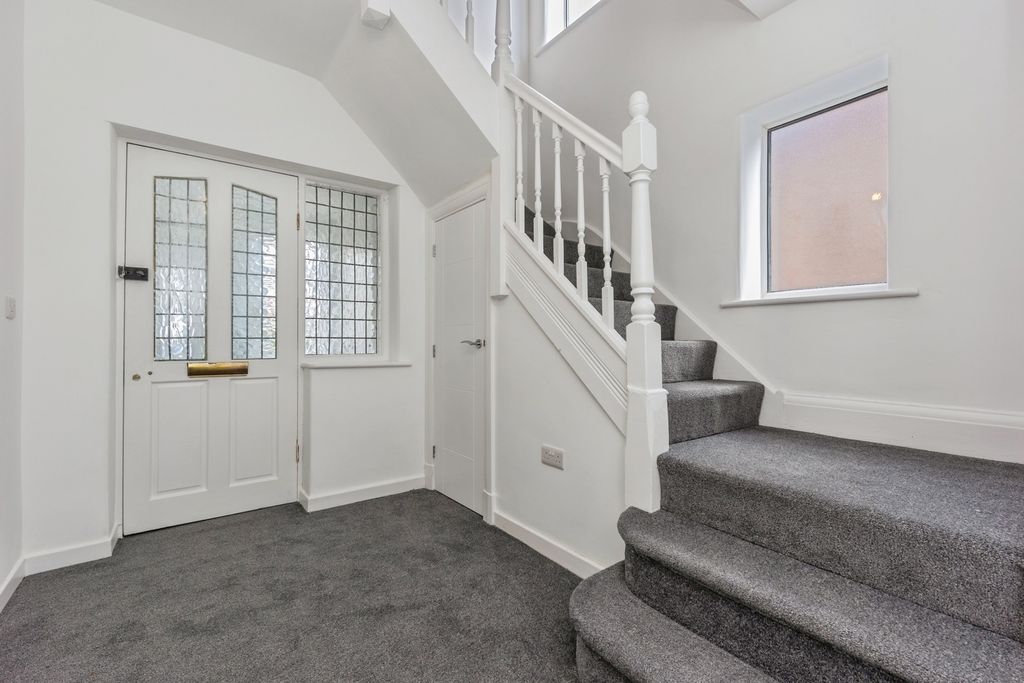 Property photo 2 of 25 Pbox-Img.Jpg