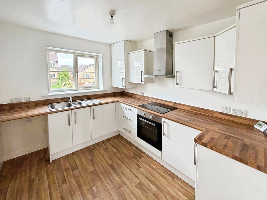 Property photo 2 of 12 Kitchen