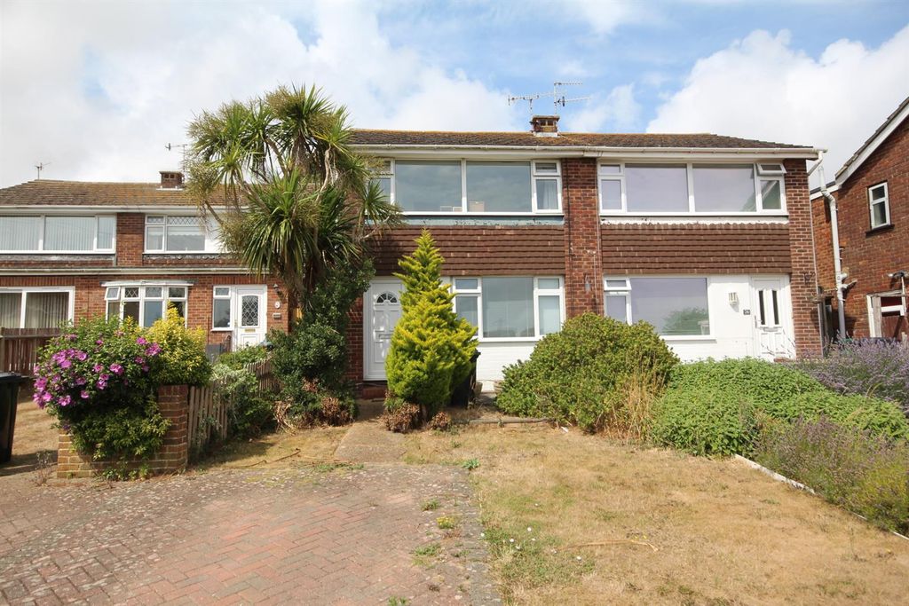 Property photo 1 of 11 Front