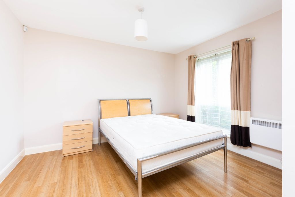 Property photo 1 of 12 Bedroom