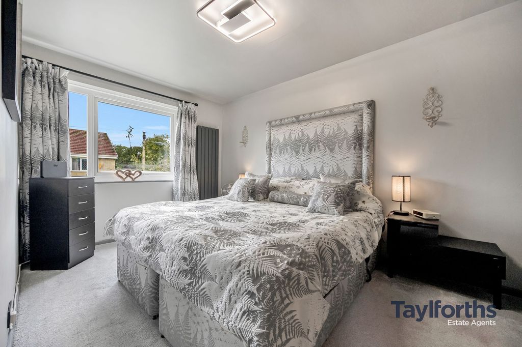 Property photo 3 of 43