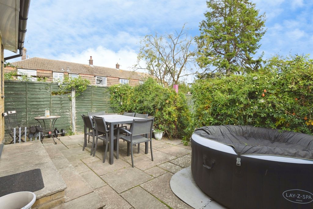 Property photo 2 of 17