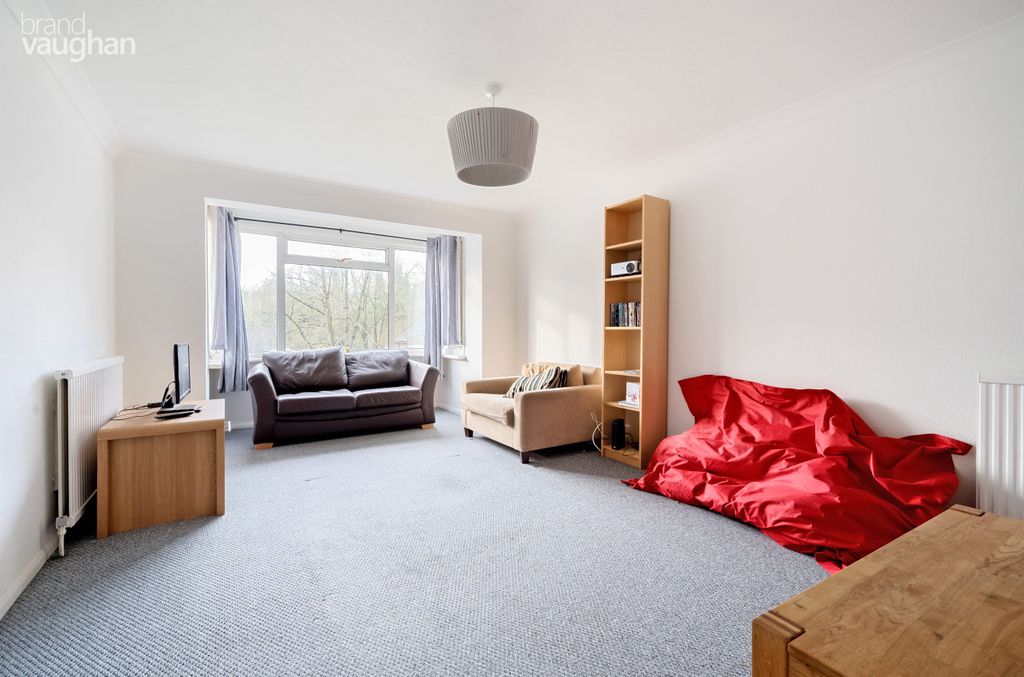 Property photo 2 of 7 Living Room