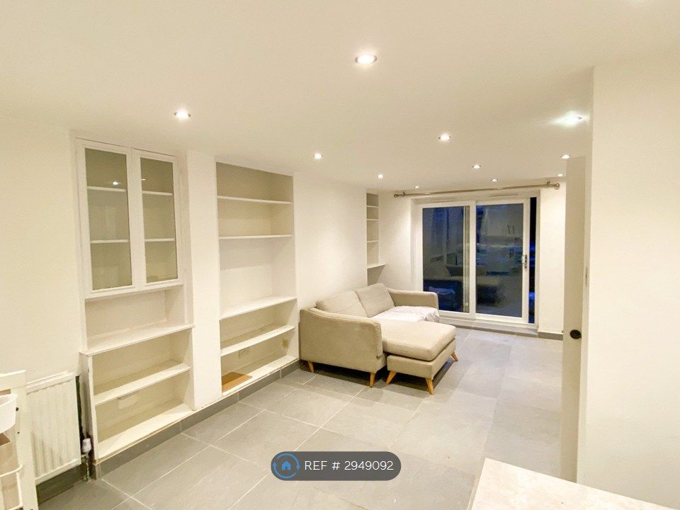 Property photo 1 of 5