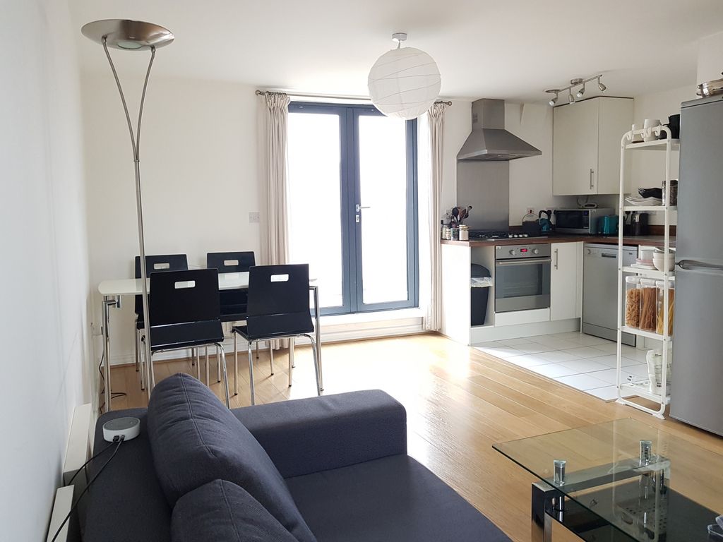 Property photo 1 of 10 One Bedroom Penthouse Apartment On Sturry Street, Poplar, E14