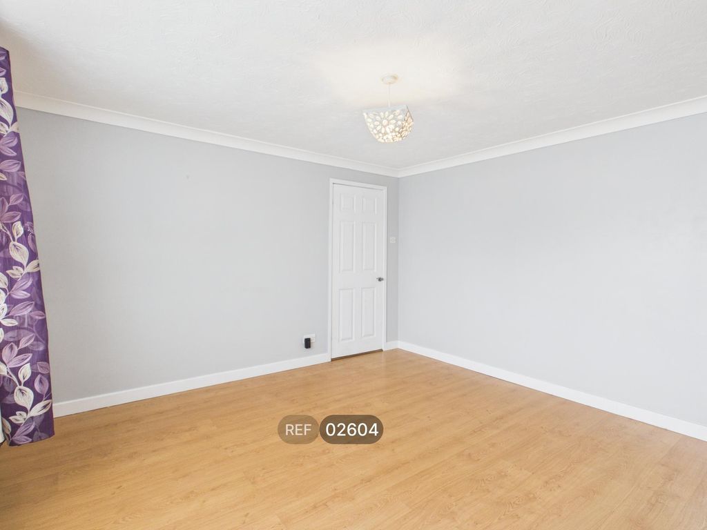 Property photo 3 of 27 Living Room
