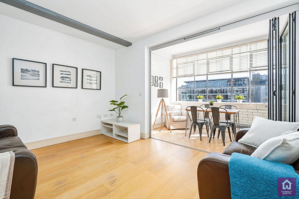 Property photo 2 of 19 Picture No. 14