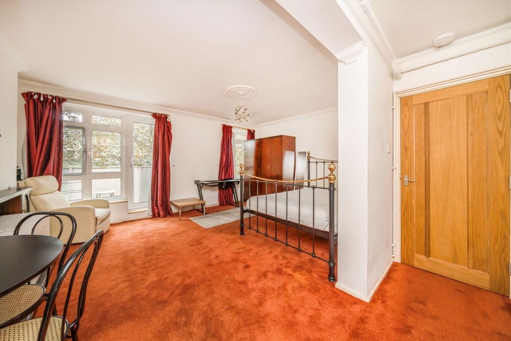 Property photo 3 of 6