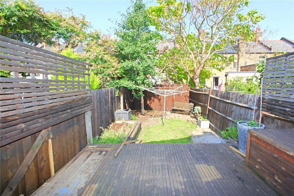 Property photo 3 of 12 Garden