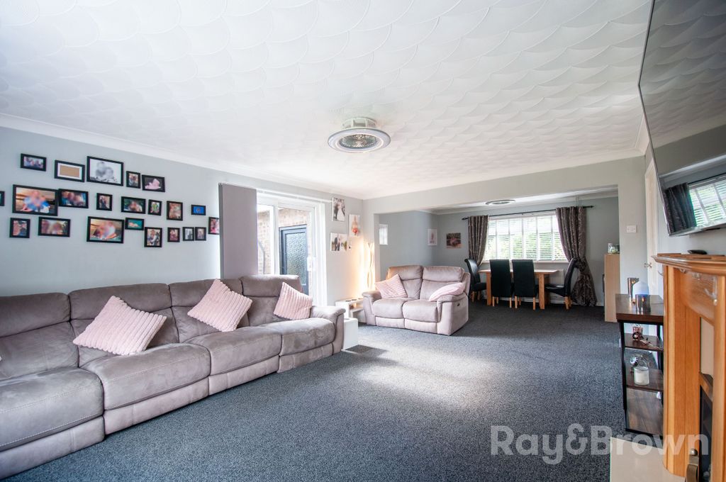 Property photo 2 of 45