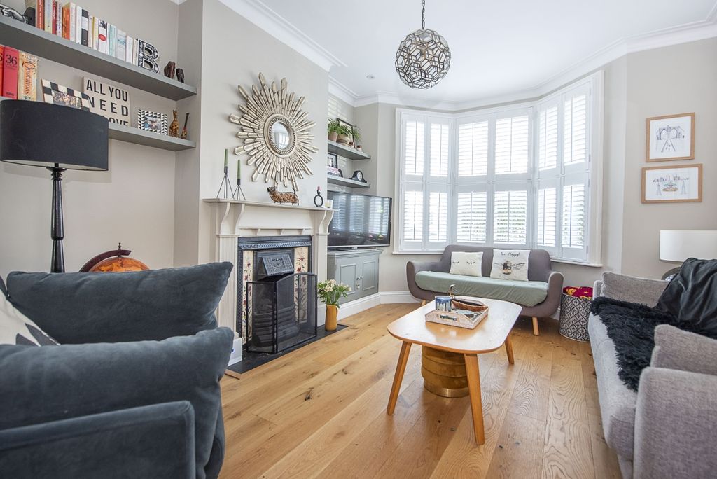 Property photo 1 of 17