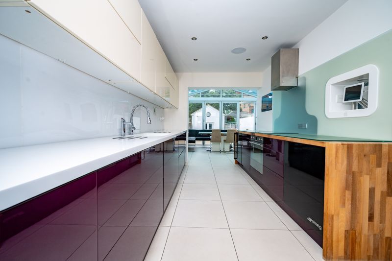 Property photo 3 of 23 Kitchen