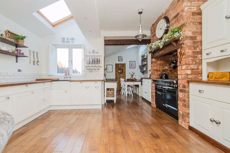 Property photo 3 of 42 Photo 33