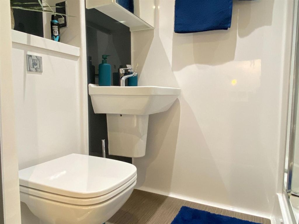 Property photo 1 of 33