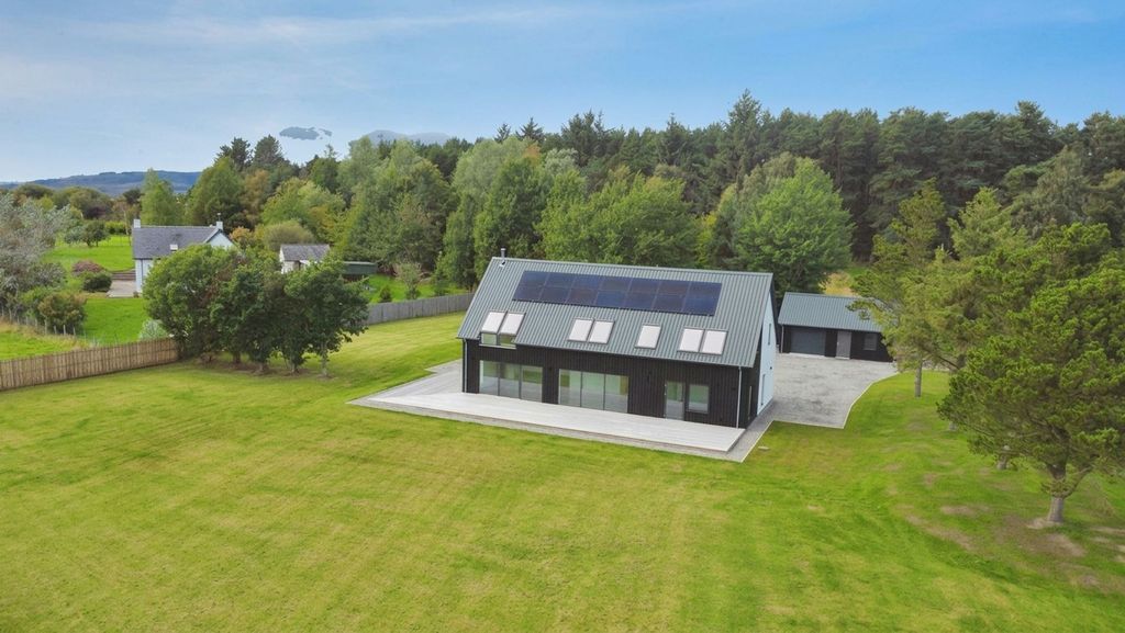 Property photo 2 of 55