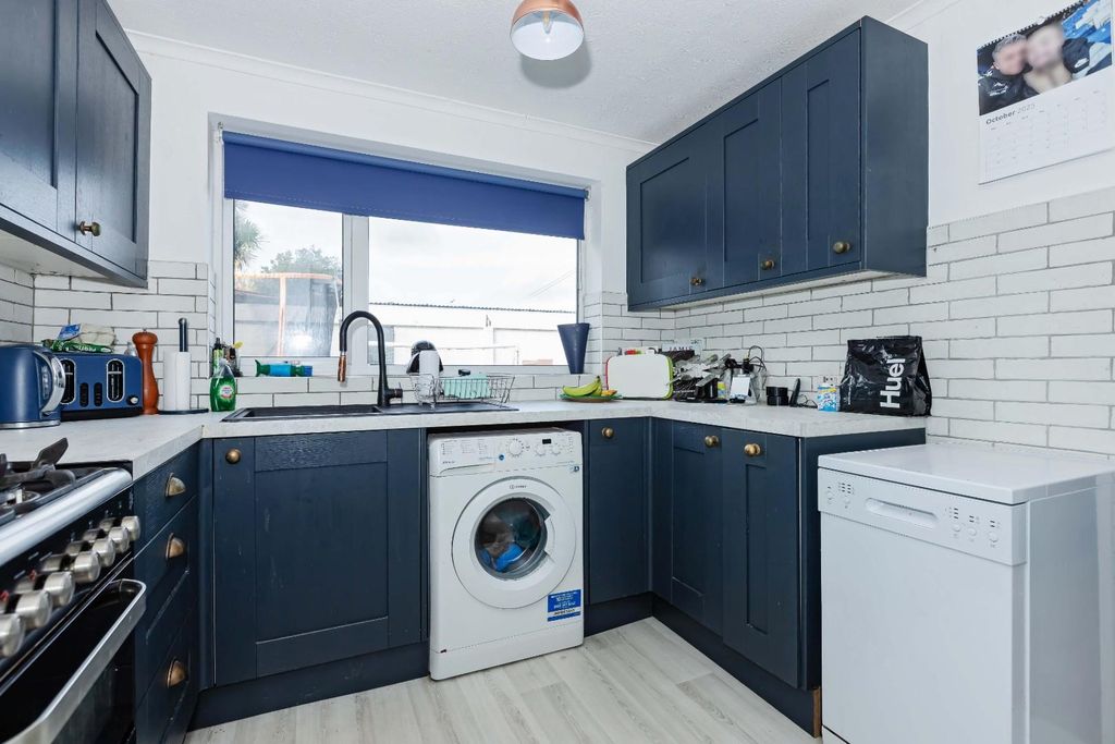 Property photo 2 of 17 The Deneway_7.Jpg