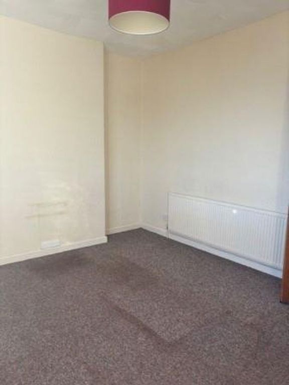 1 bed flat to rentFriars Road, Barry CF62 photo 4