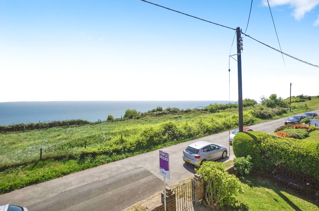 Property photo 3 of 17 Sea View